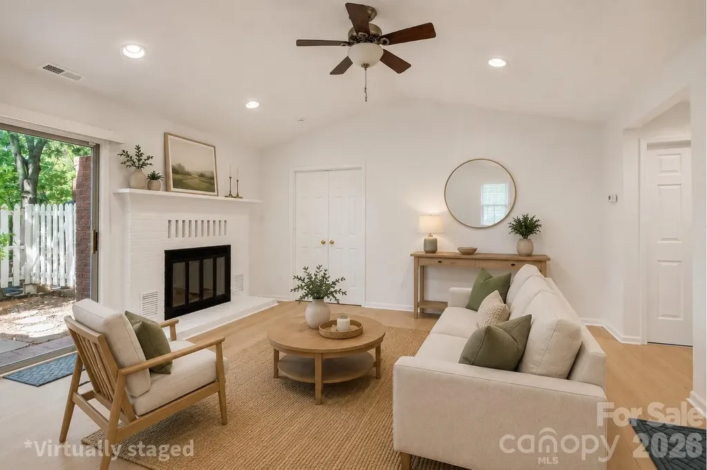 2734 Tiergarten Lane Charlotte NC 28210