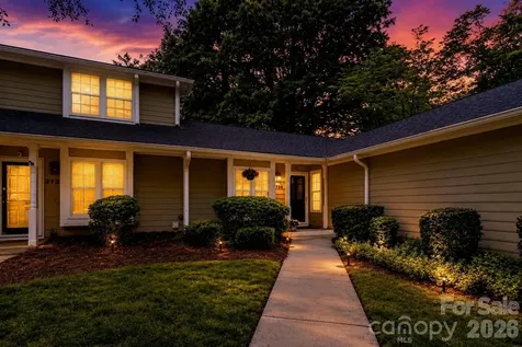 2734 Tiergarten Lane Charlotte NC 28210