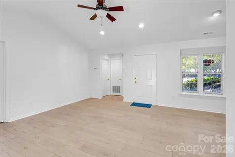 2734 Tiergarten Lane Charlotte NC 28210