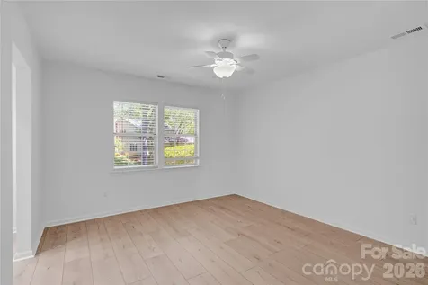 2734 Tiergarten Lane Charlotte NC 28210