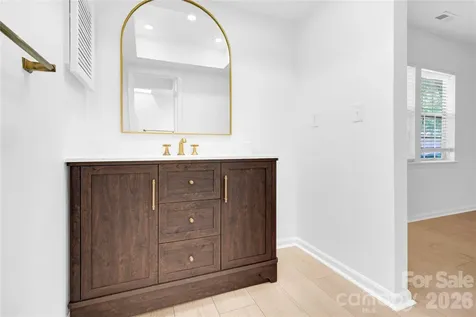 2734 Tiergarten Lane Charlotte NC 28210