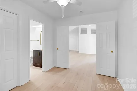 2734 Tiergarten Lane Charlotte NC 28210