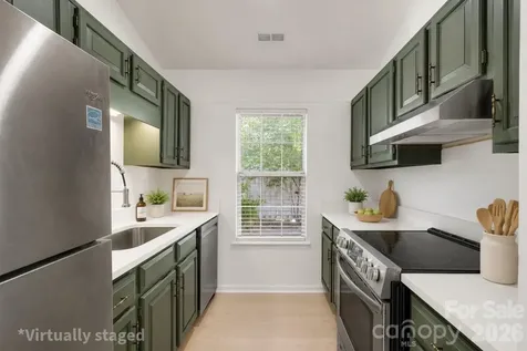 2734 Tiergarten Lane Charlotte NC 28210
