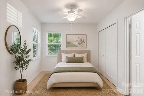 2734 Tiergarten Lane Charlotte NC 28210