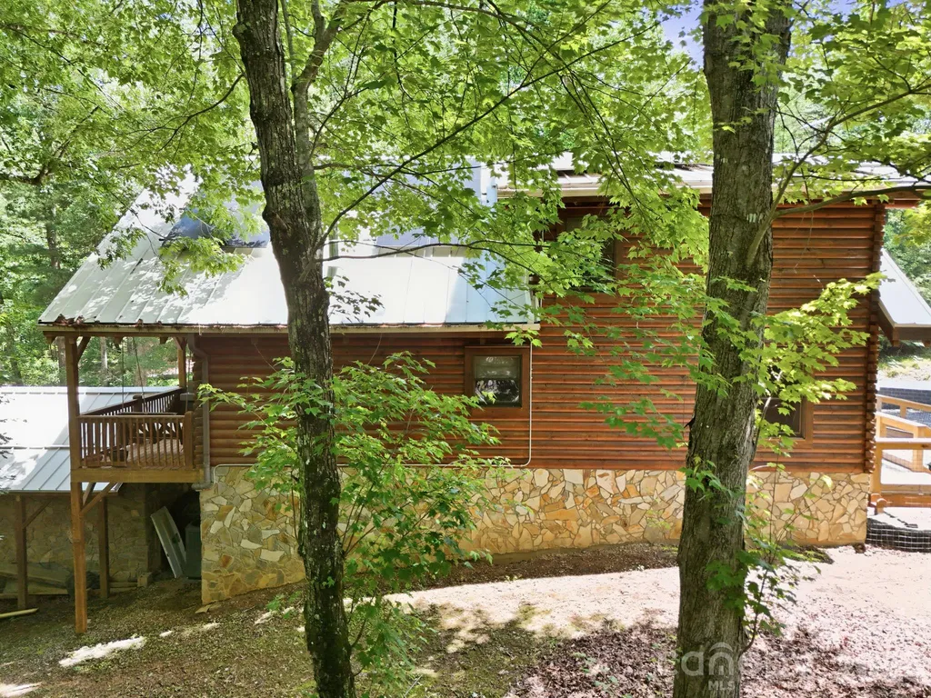 25 Theresa Terrace Road Nebo NC 28761
