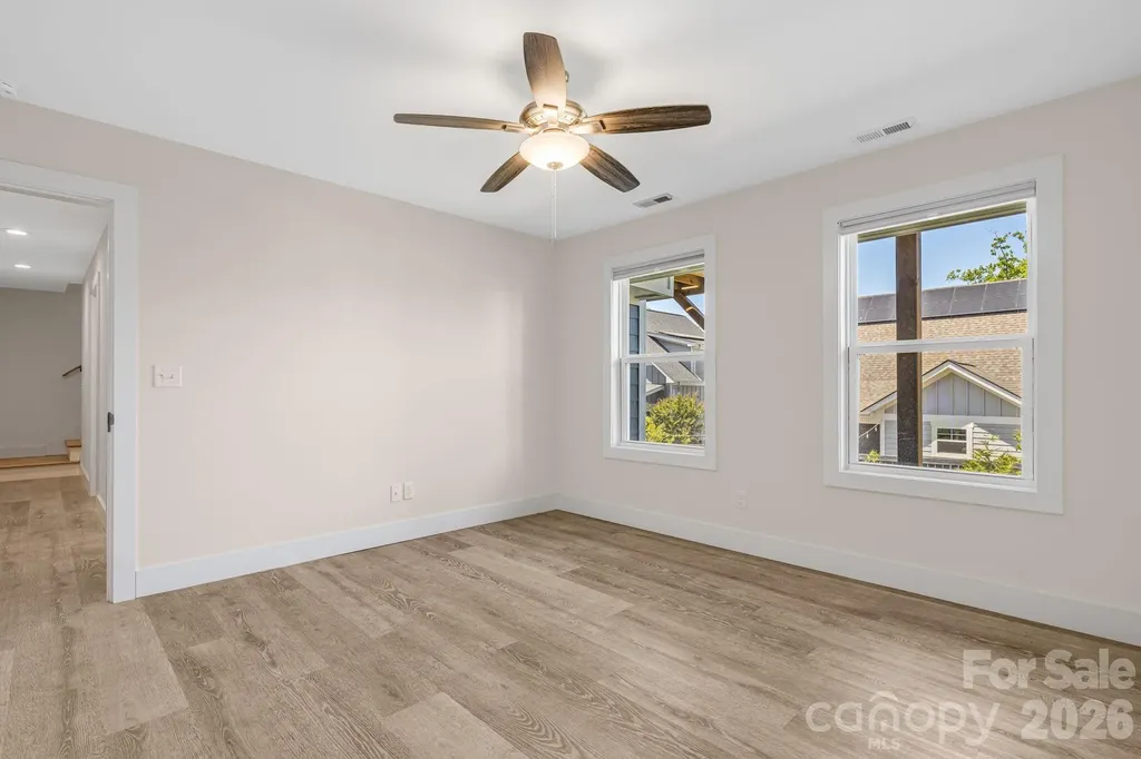 215 Oak Meadow Lane Asheville NC 28804