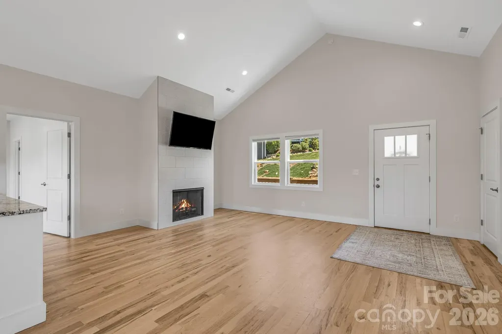 215 Oak Meadow Lane Asheville NC 28804