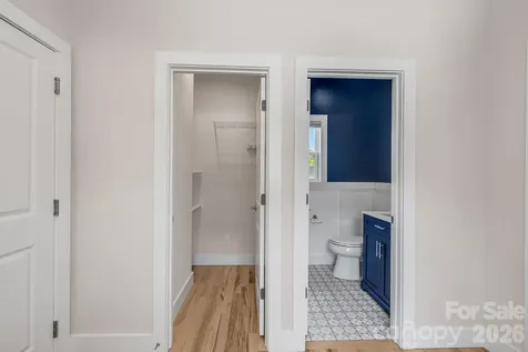215 Oak Meadow Lane Asheville NC 28804
