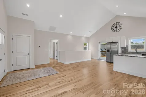 215 Oak Meadow Lane Asheville NC 28804