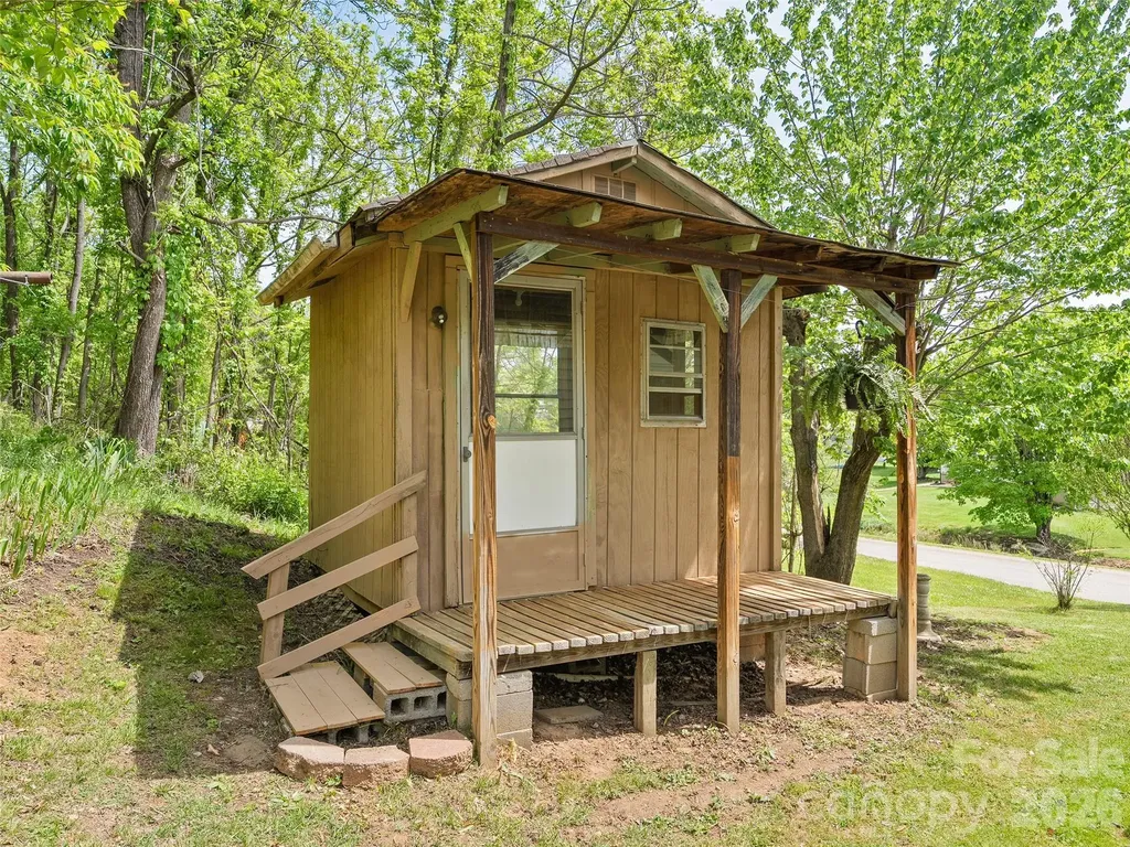 160 Cooper Street Canton NC 28716