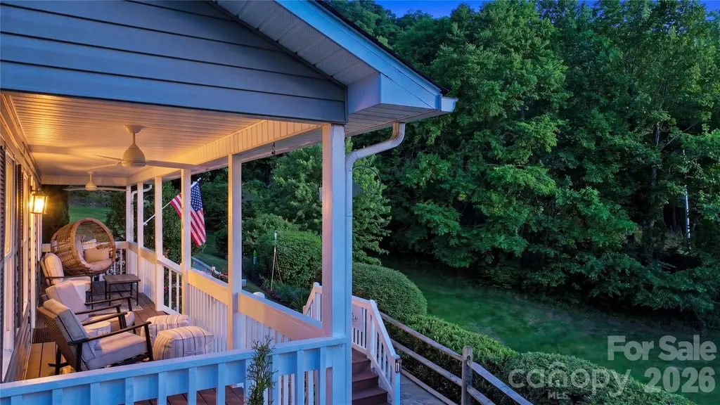 15 Racoon Point Canton NC 28716