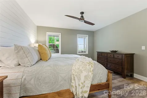 15 Racoon Point Canton NC 28716