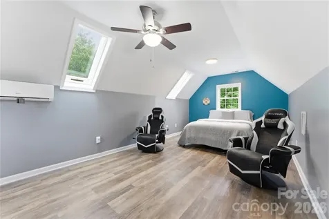 15 Racoon Point Canton NC 28716