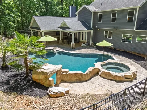 10200 Kerns Road Huntersville NC 28078