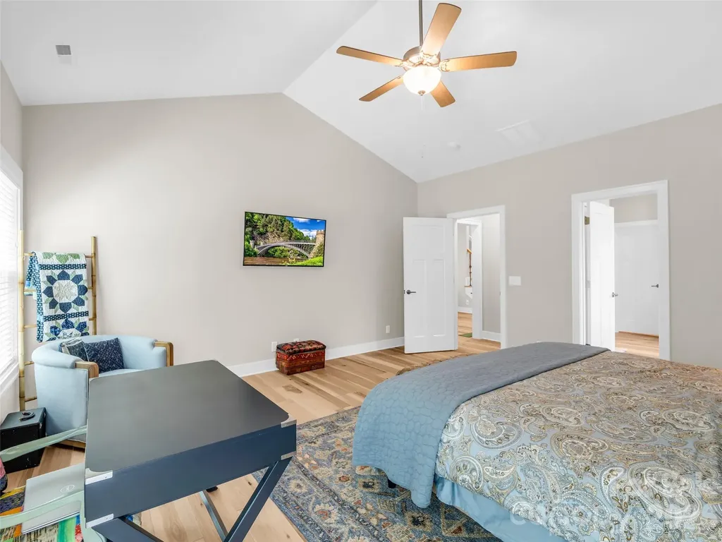 221 Millbrae Loop Hendersonville NC 28791