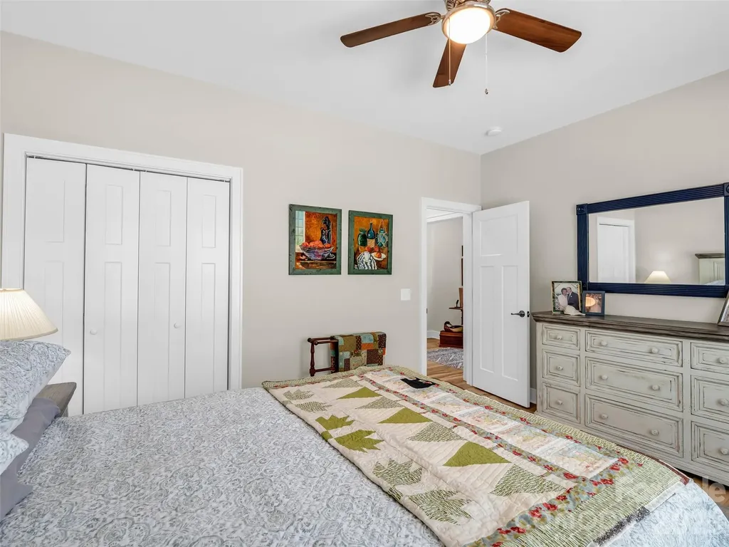 221 Millbrae Loop Hendersonville NC 28791