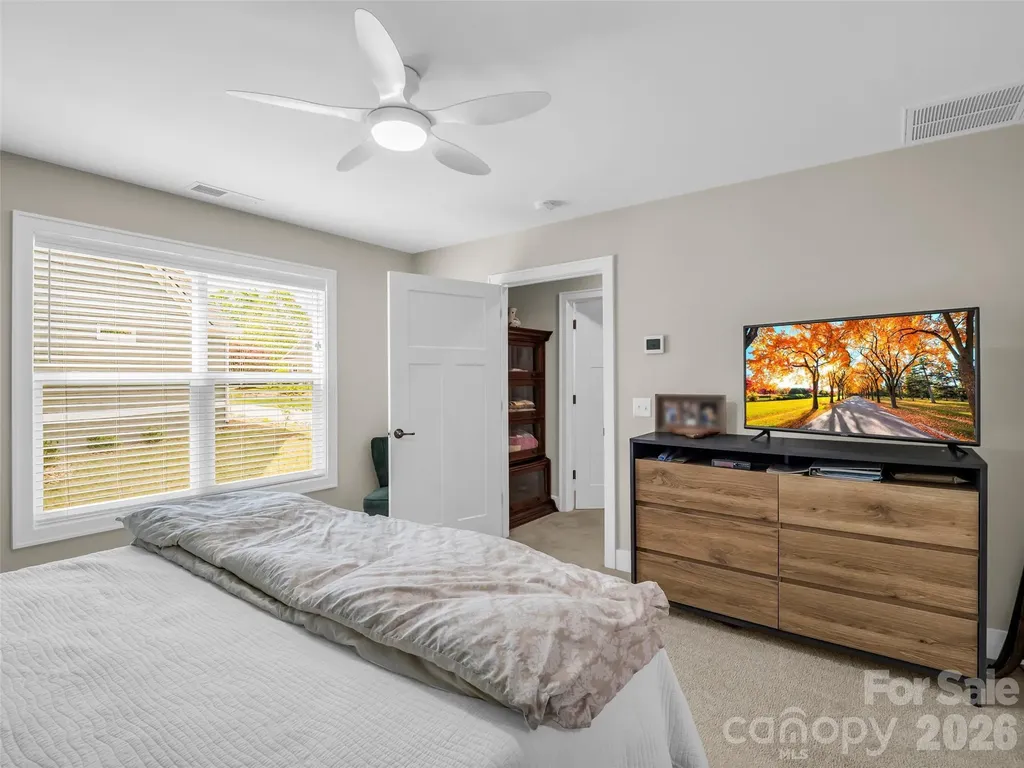 221 Millbrae Loop Hendersonville NC 28791
