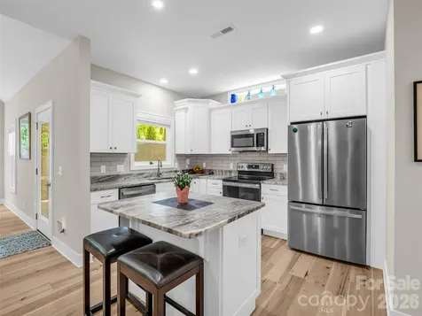 221 Millbrae Loop Hendersonville NC 28791