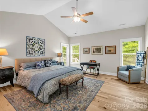 221 Millbrae Loop Hendersonville NC 28791