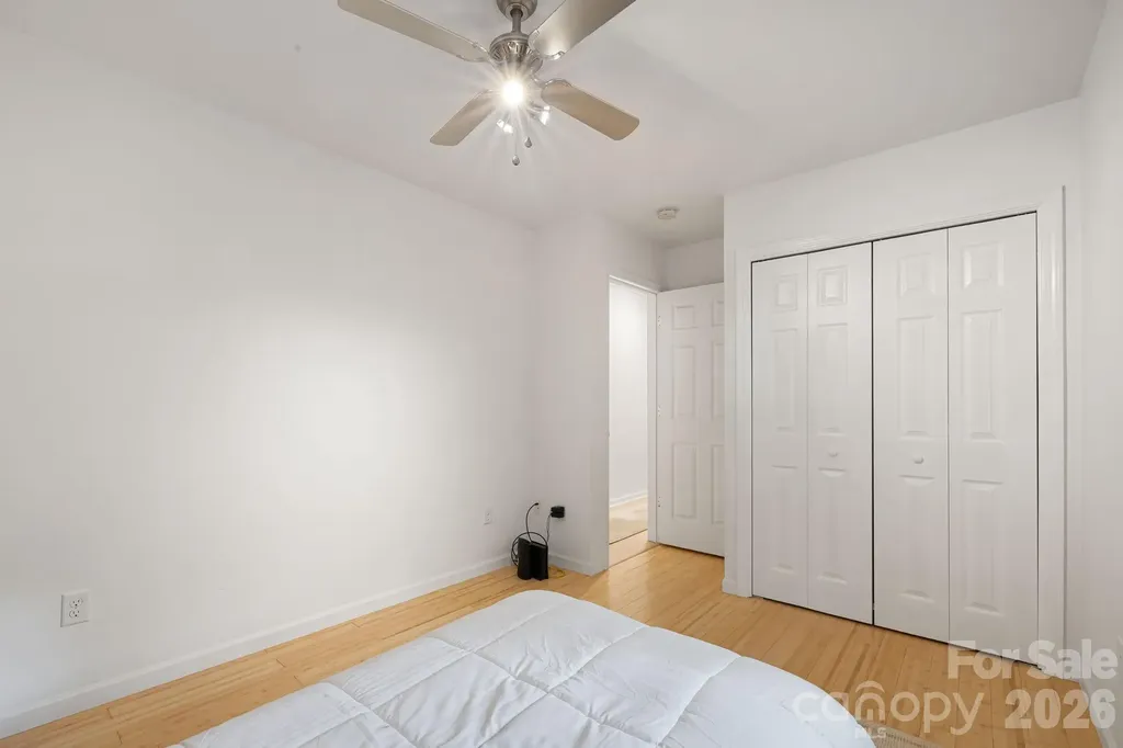477 Governors View Road Asheville NC 28805