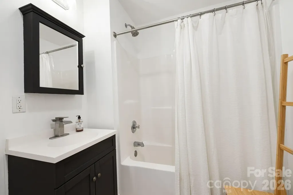 477 Governors View Road Asheville NC 28805