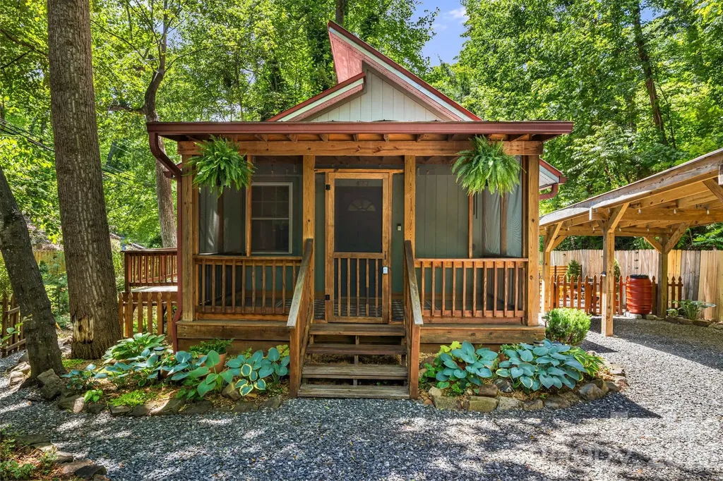 477 Governors View Road Asheville NC 28805