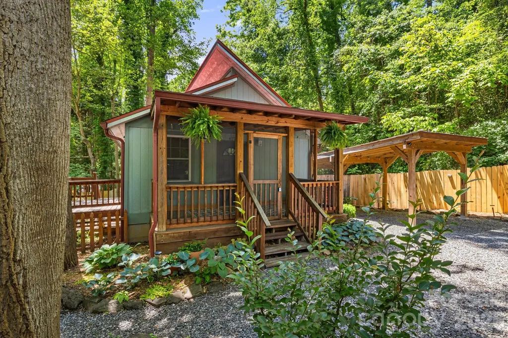 477 Governors View Road Asheville NC 28805