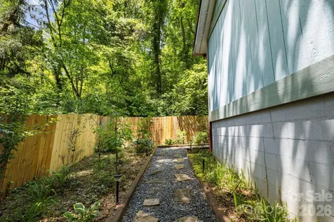 477 Governors View Road Asheville NC 28805