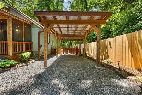 477 Governors View Road Asheville NC 28805