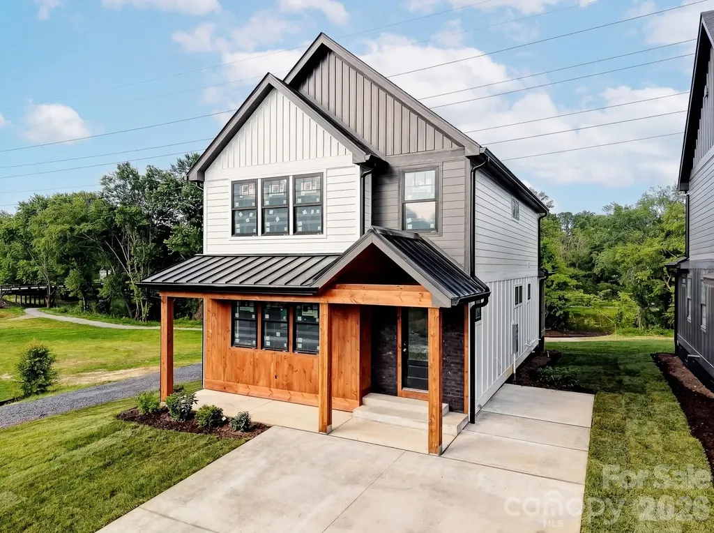 Hendersonville NC, 18 S Martha Kate Drive