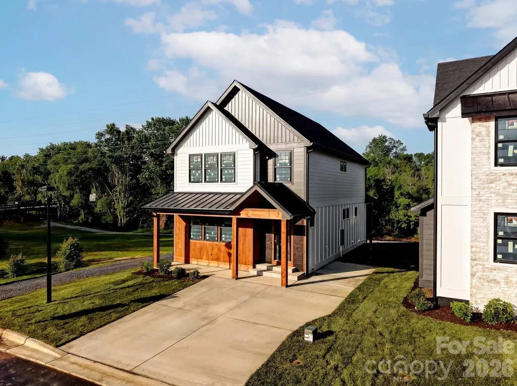 18 S Martha Kate Drive Hendersonville NC 28792