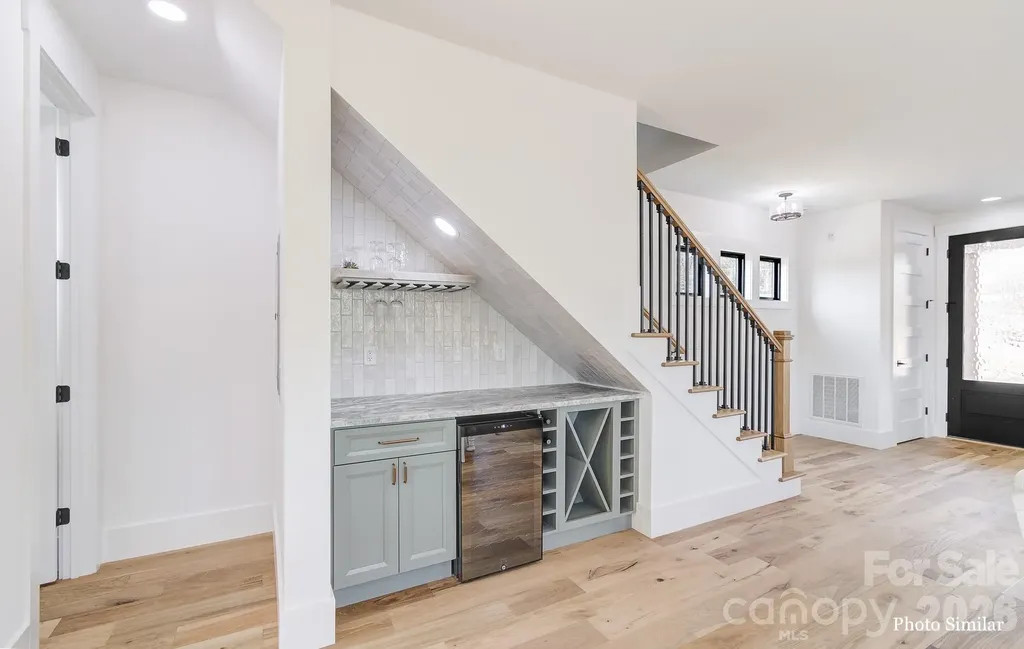 18 S Martha Kate Drive Hendersonville NC 28792