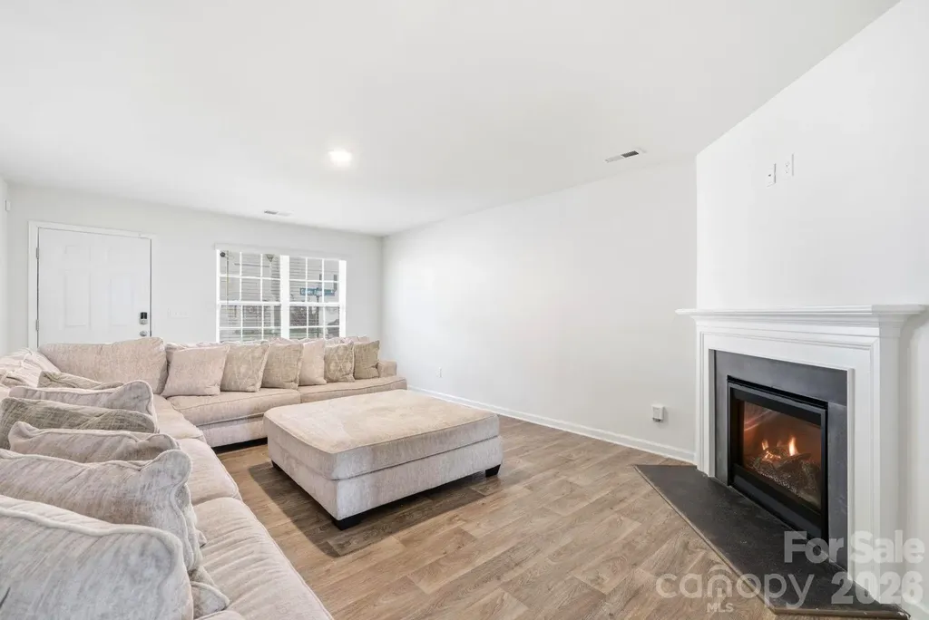 3157 Green Apple Drive Dallas NC 28034