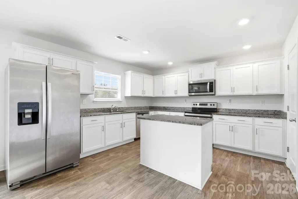 3157 Green Apple Drive Dallas NC 28034