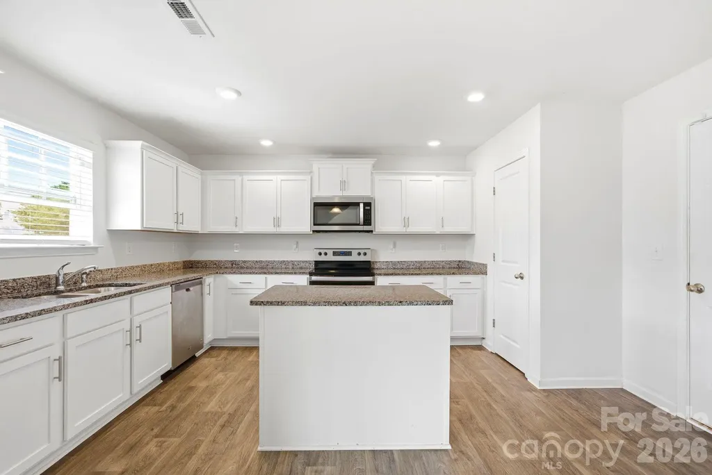 3157 Green Apple Drive Dallas NC 28034