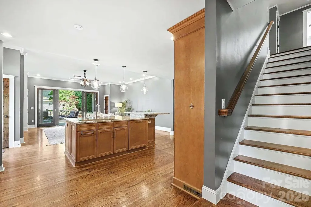 2215 Hassell Place Charlotte NC 28209