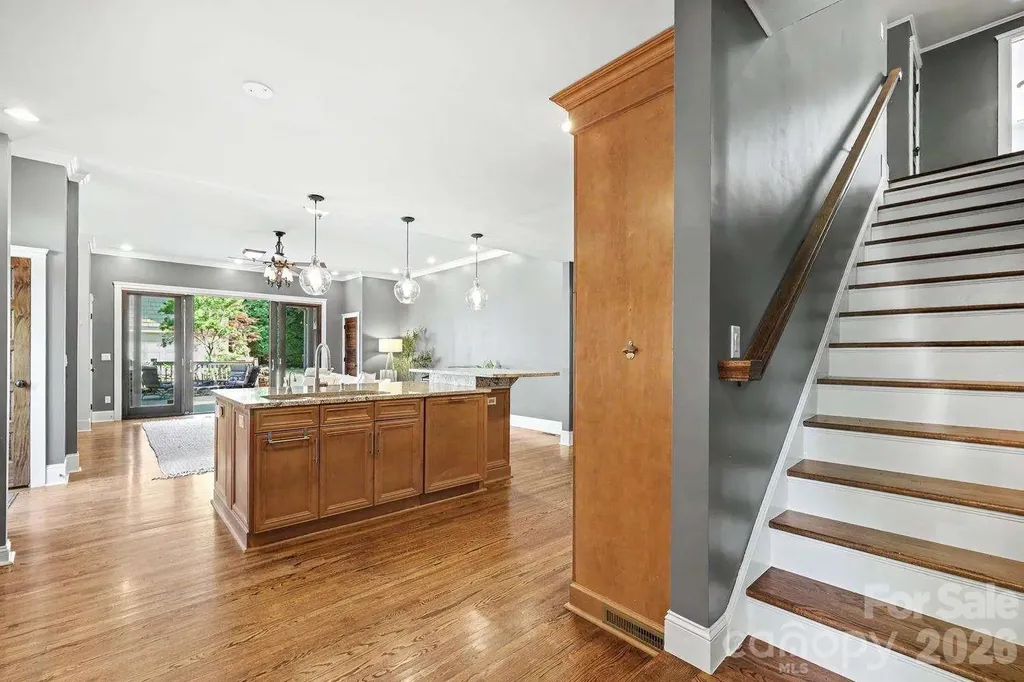 2215 Hassell Place Charlotte NC 28209