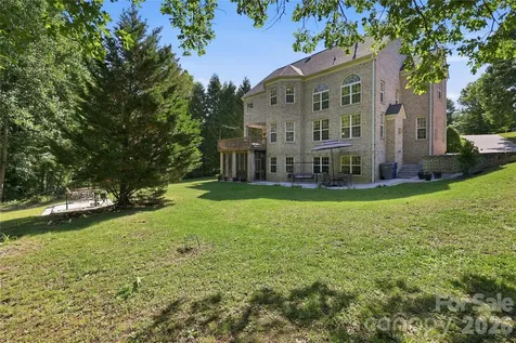4206 Barons Court Harrisburg NC 28075
