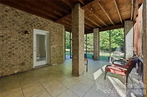 4206 Barons Court Harrisburg NC 28075