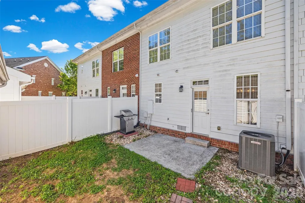 9821 Longstone Lane Charlotte NC 28277