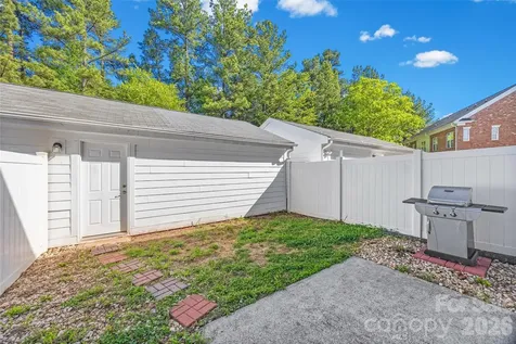 9821 Longstone Lane Charlotte NC 28277