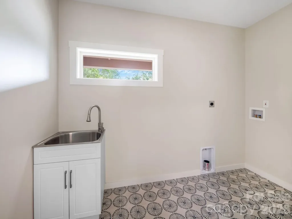 14 Da Vinci Court Asheville NC 28806