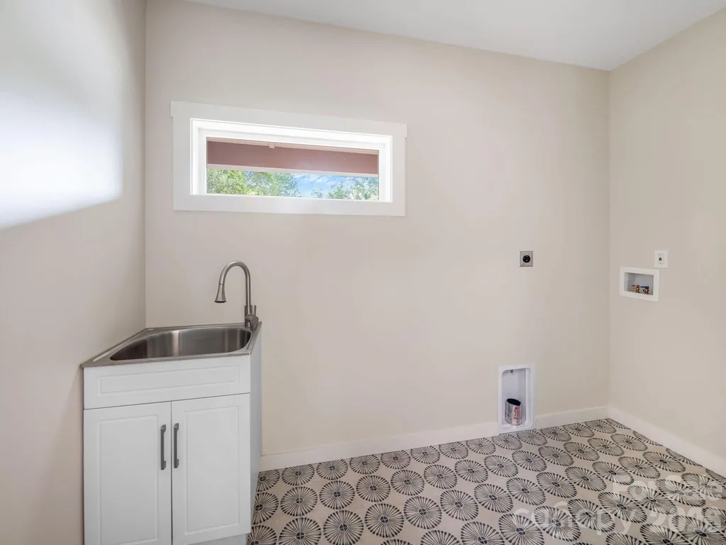 14 Da Vinci Court Asheville NC 28806