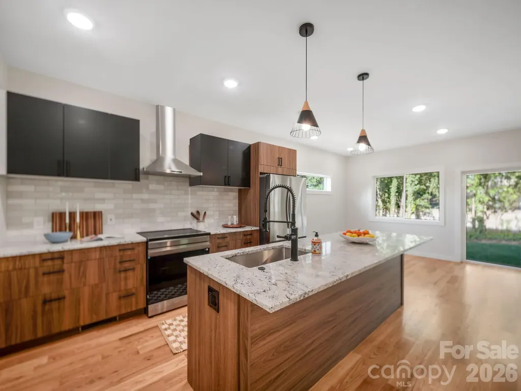 14 Da Vinci Court Asheville NC 28806