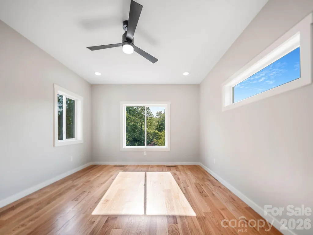 14 Da Vinci Court Asheville NC 28806