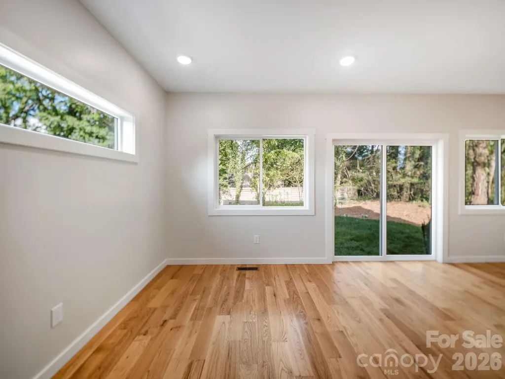 14 Da Vinci Court Asheville NC 28806