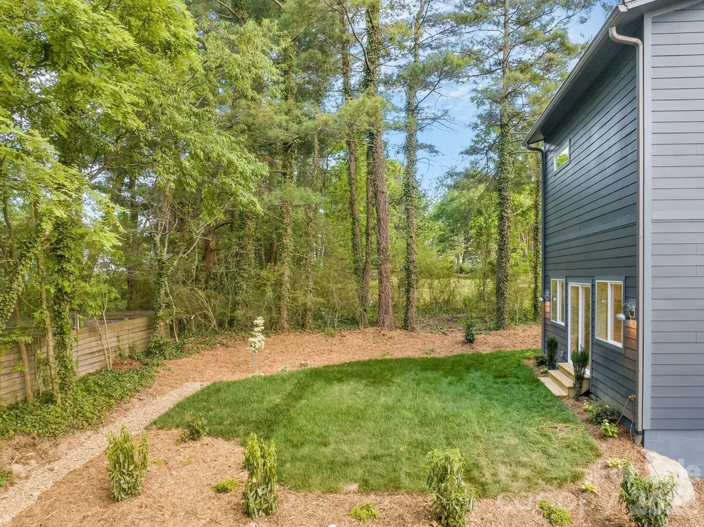 14 Da Vinci Court Asheville NC 28806