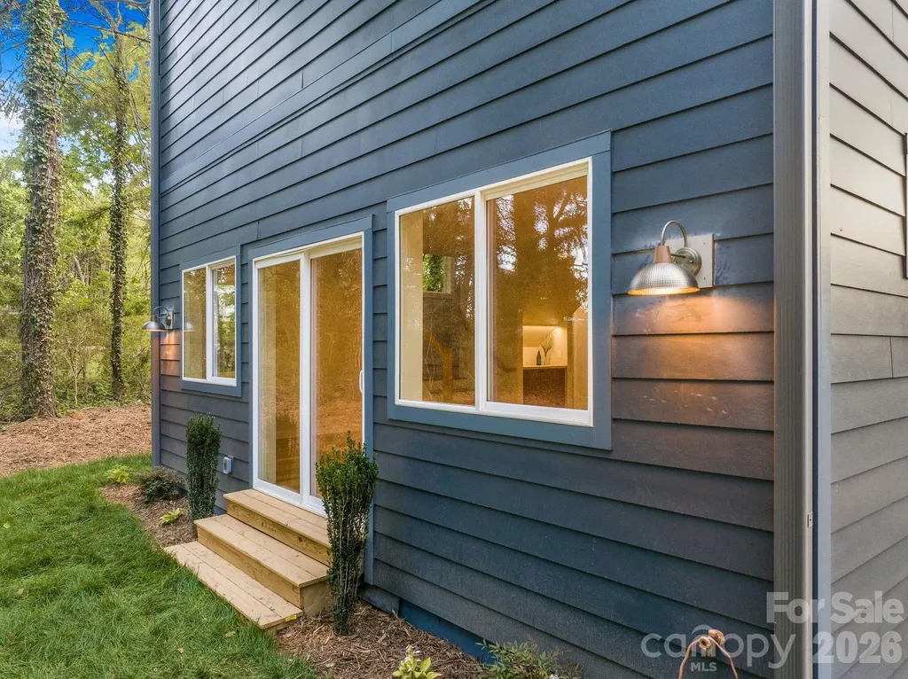 14 Da Vinci Court Asheville NC 28806