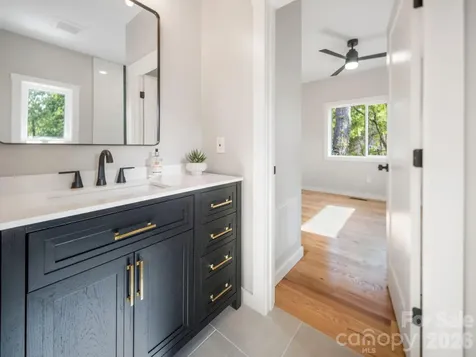 14 Da Vinci Court Asheville NC 28806