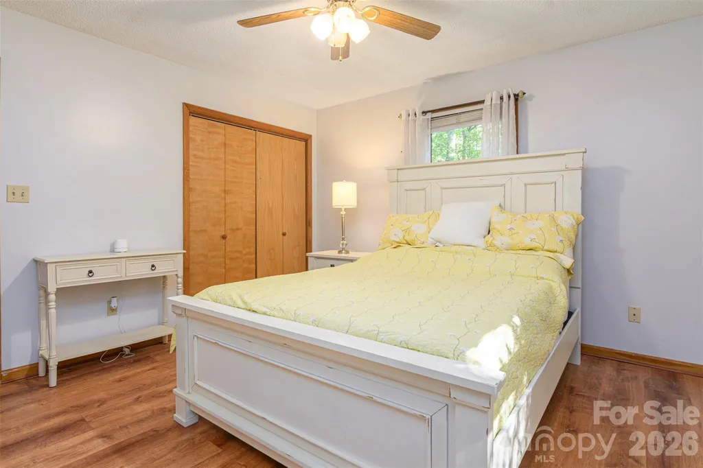 12 Mid Court Drive Asheville NC 28804